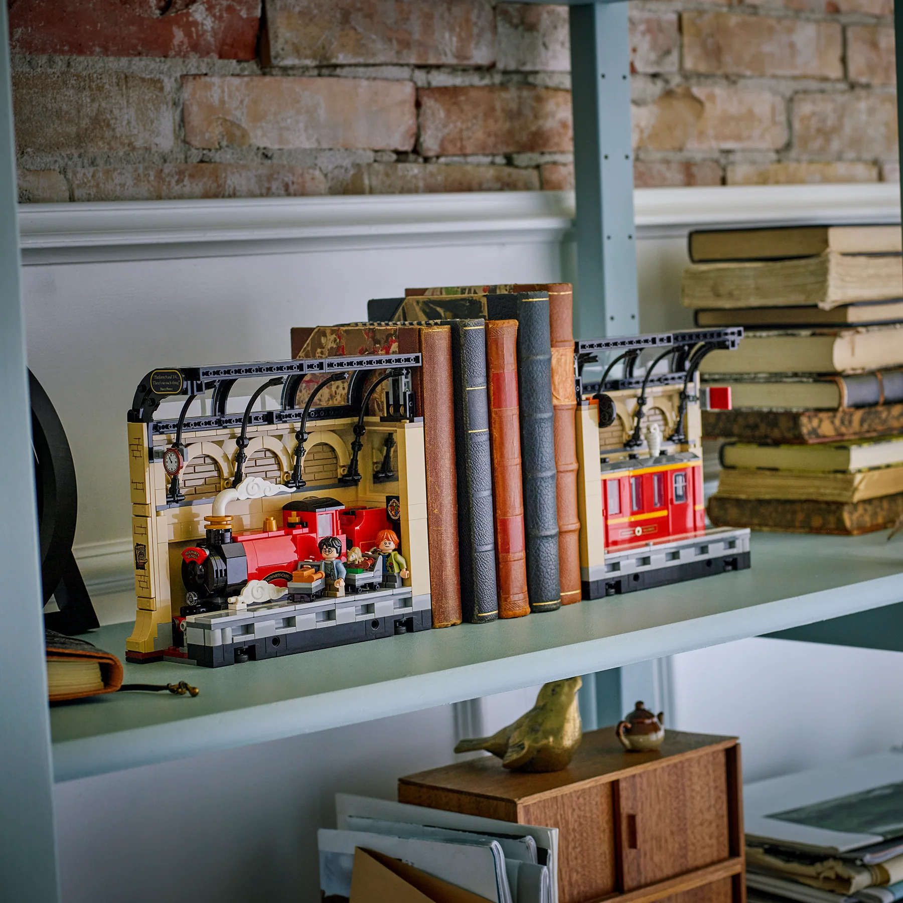 Book Nook - Hogwarts Express LEGO - Image 4