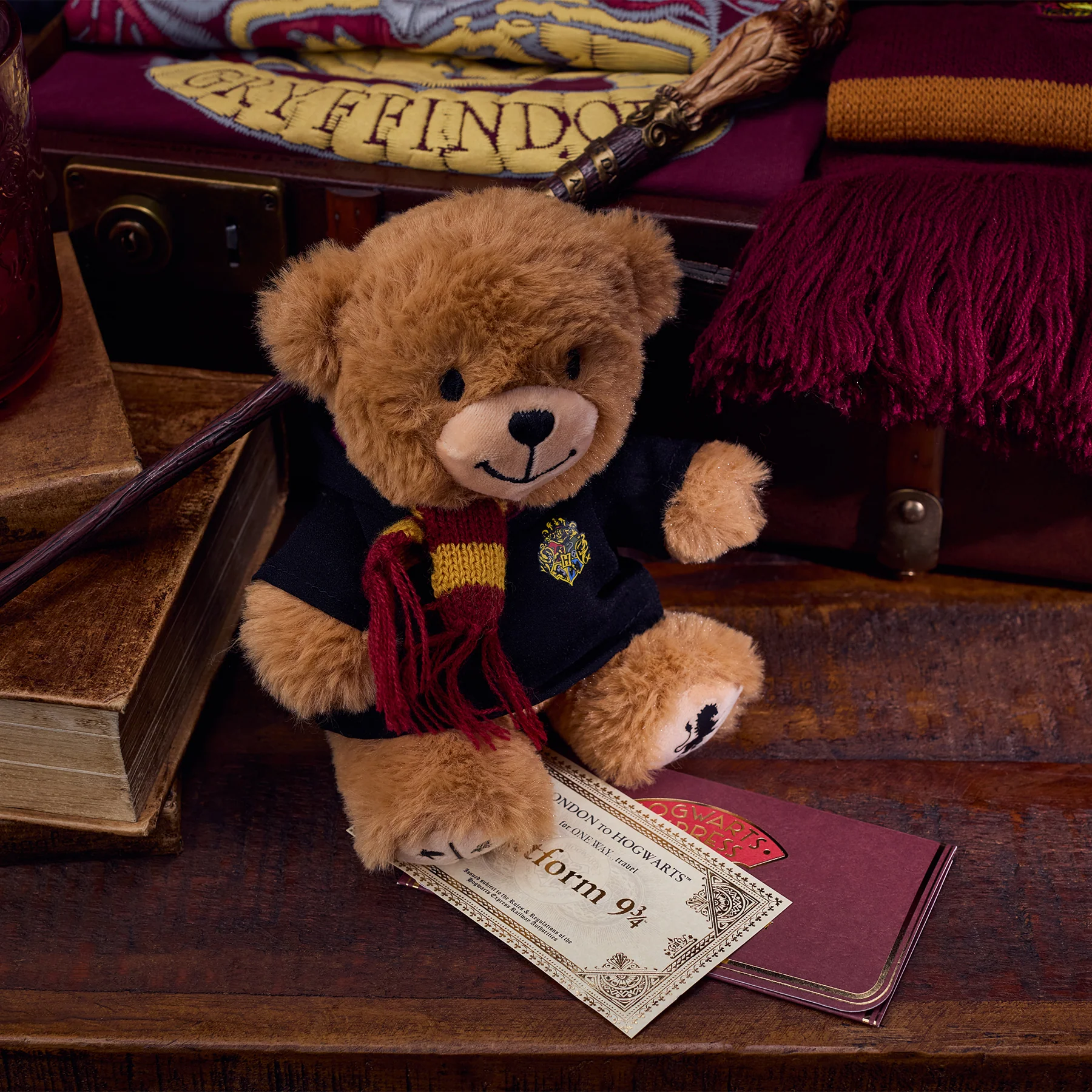 Gryffindor Gift Trunk - Image 6