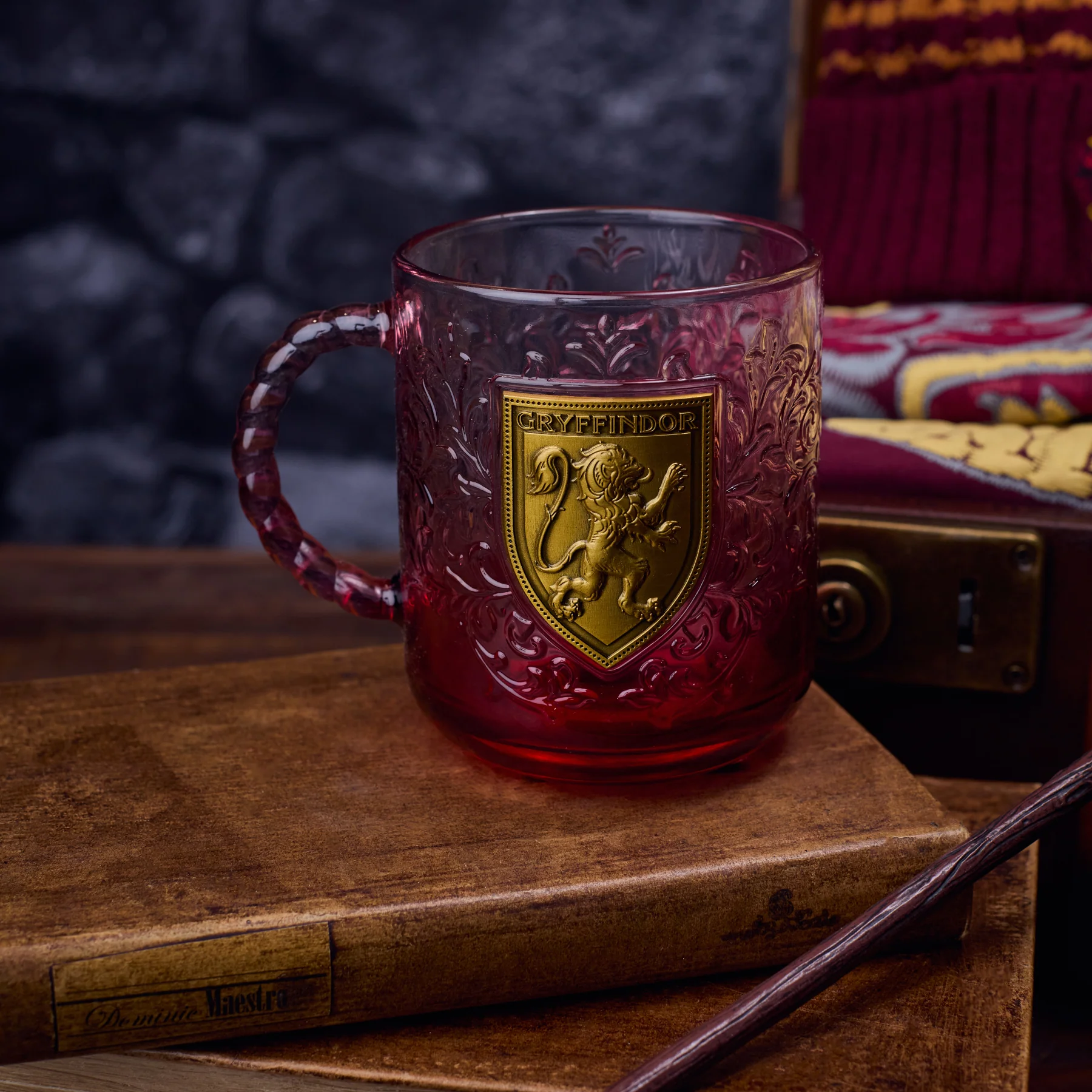 Gryffindor Gift Trunk - Image 7