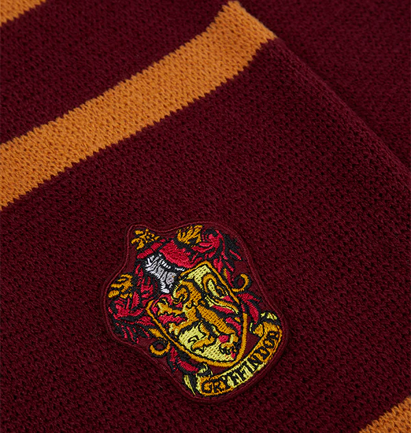 Gryffindor Knitted Crest Scarf - Image 2