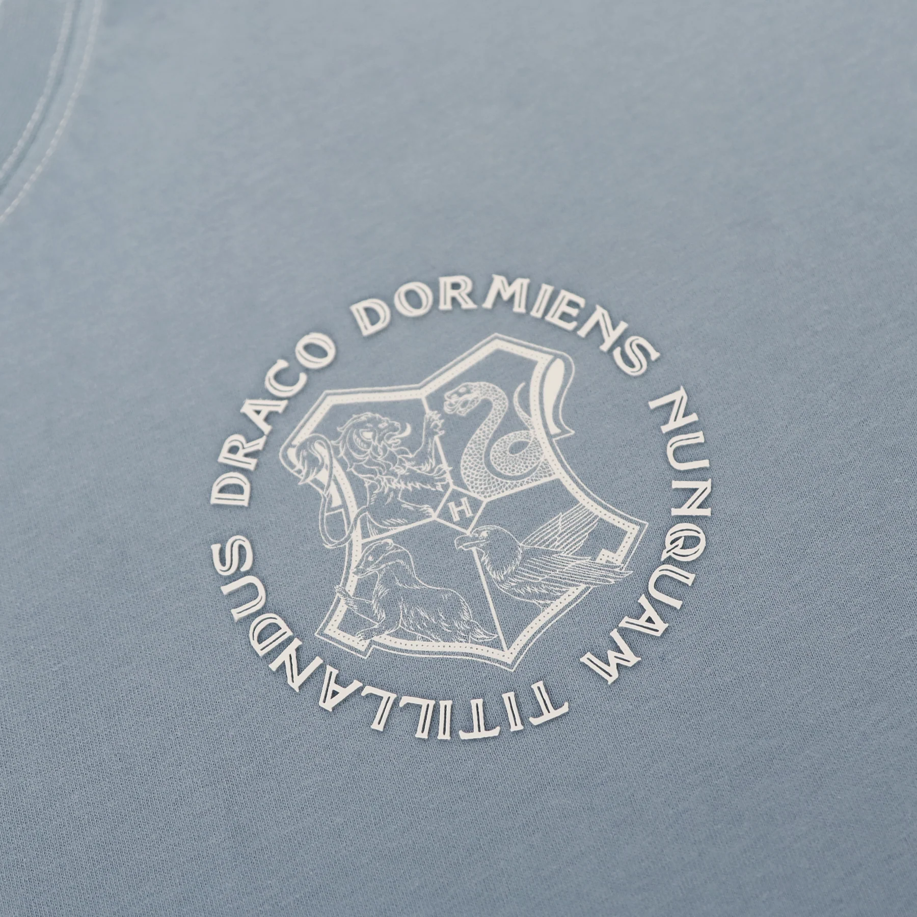 Hogwarts Crest T-Shirt - Image 6