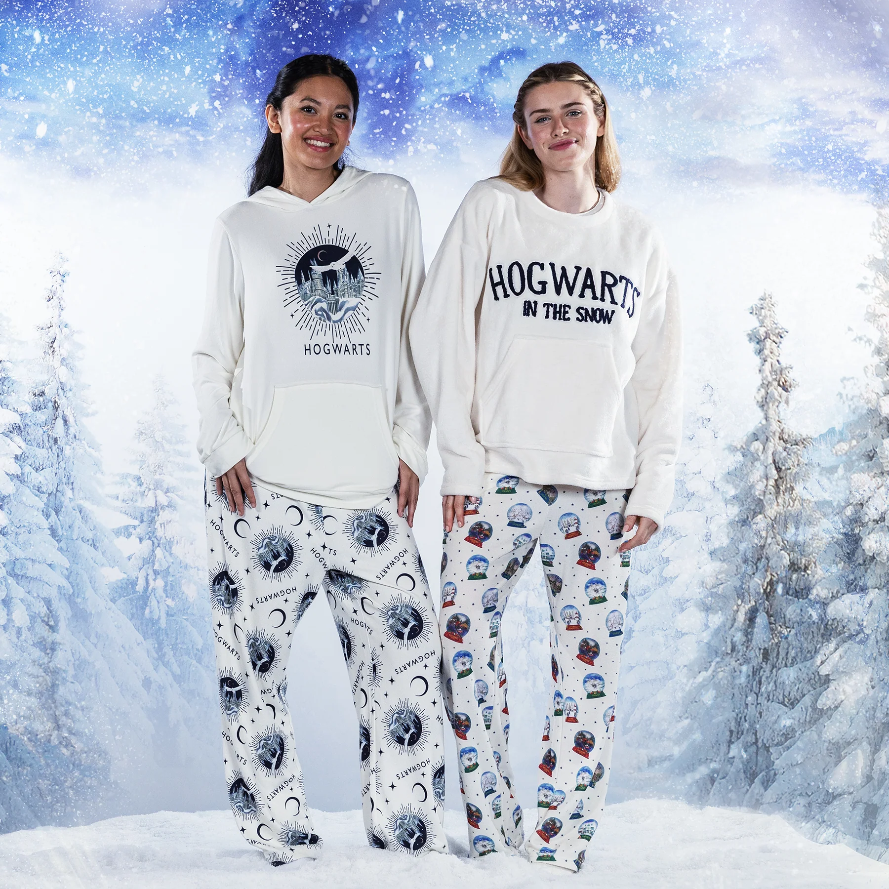 Hogwarts in the Snow Globe Lounge Set - Image 9