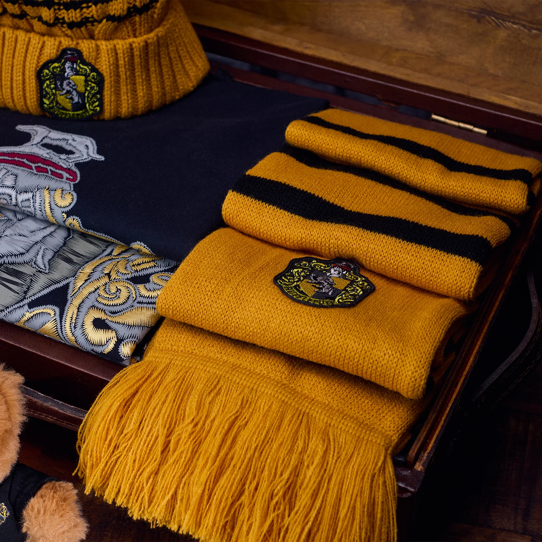 Hufflepuff Gift Trunk - Image 5