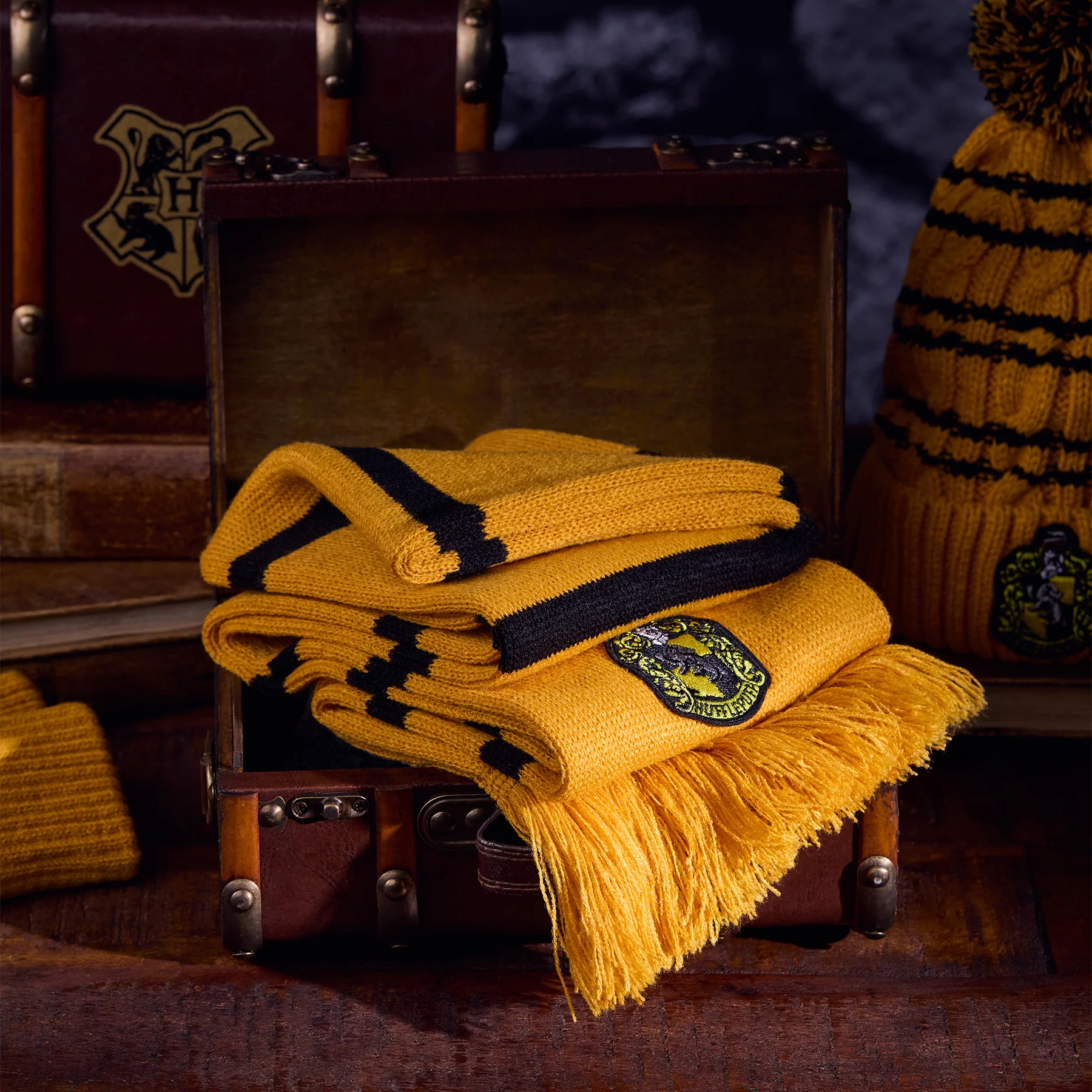 Hufflepuff Mini Gift Trunk - Image 3