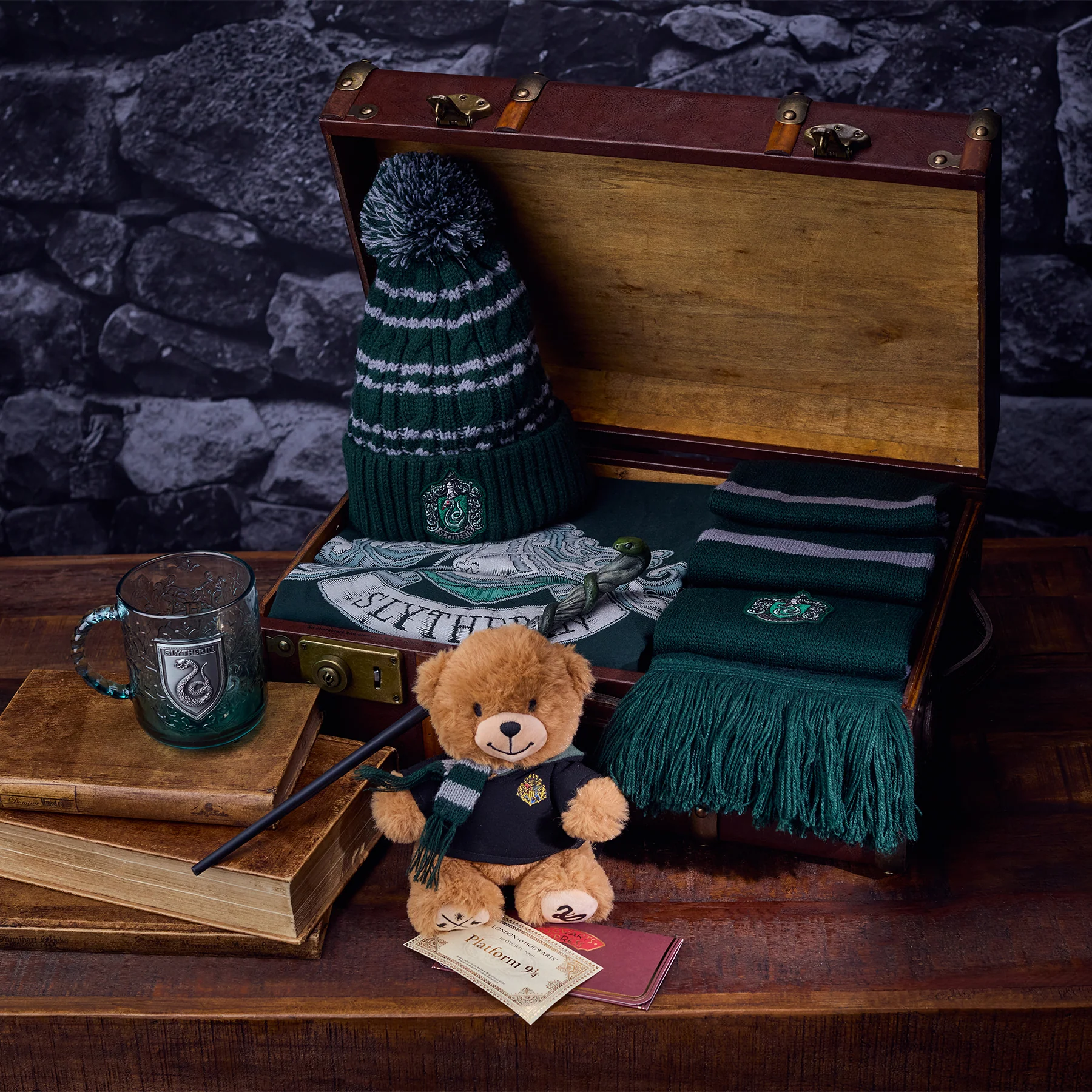 Slytherin Gift Trunk - Image 2